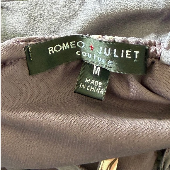 Romeo + Juliet Couture Floral Romper Dress Purple Grey Lace Up Neck Mens M - Picture 3 of 3